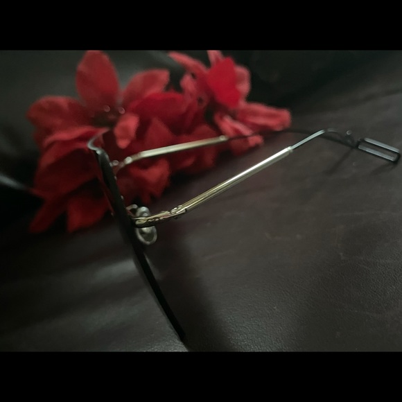 AUTHENTIC DIOR SUNGLASSES - Picture 8 of 11